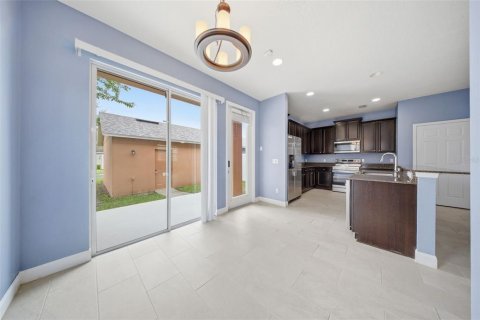 Touwnhouse à vendre à Apopka, Floride: 3 chambres, 172.33 m2 № 2228475 - photo 12