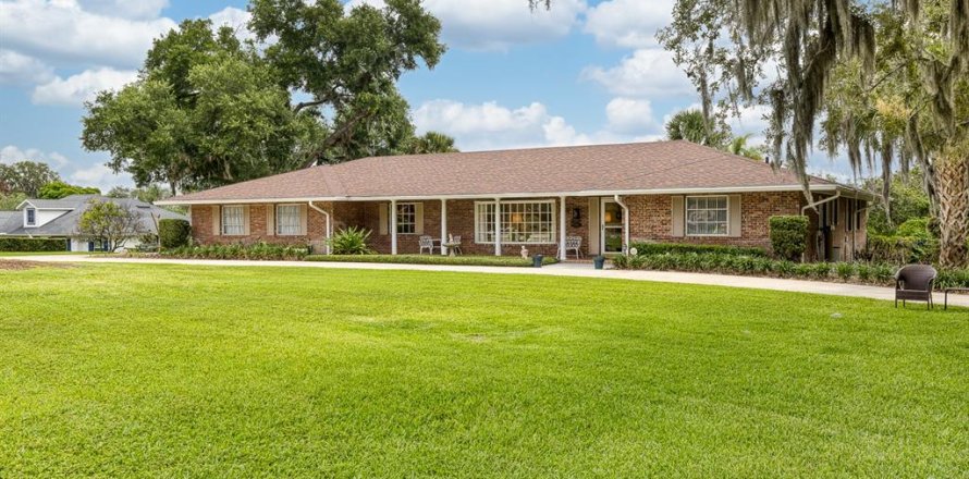 Villa ou maison à Howey-in-the-Hills, Floride 4 chambres, 298.4 m2 № 2133230