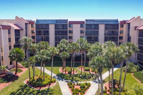Condominio en Port Charlotte, Florida, 2 dormitorios  № 2107088