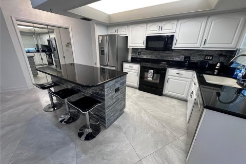 Villa ou maison à vendre à Cape Coral, Floride: 3 chambres, 217.76 m2 № 1734393 - photo 29