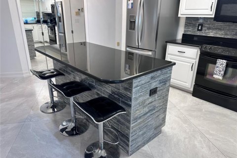 Villa ou maison à vendre à Cape Coral, Floride: 3 chambres, 217.76 m2 № 1734393 - photo 28