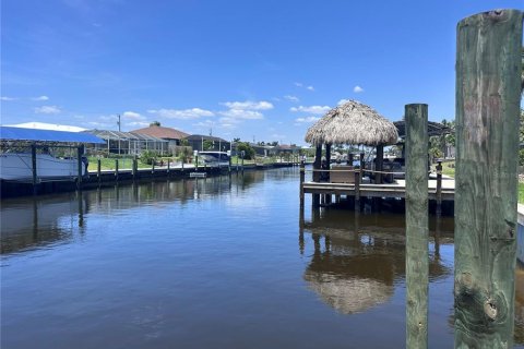 Villa ou maison à vendre à Cape Coral, Floride: 3 chambres, 217.76 m2 № 1734393 - photo 6