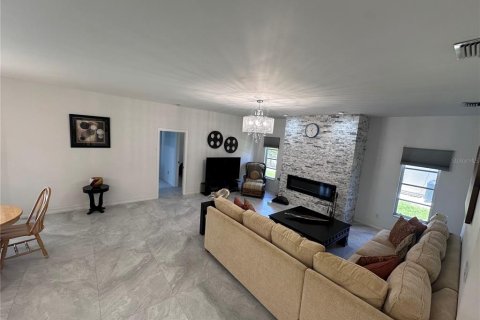 Villa ou maison à vendre à Cape Coral, Floride: 3 chambres, 217.76 m2 № 1734393 - photo 20