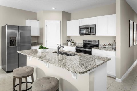 Villa ou maison à vendre à Haines City, Floride: 4 chambres, 159.98 m2 № 2147887 - photo 5