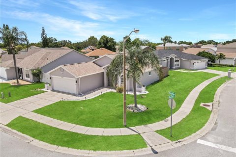House in Port Richey, Florida 3 bedrooms, 111.3 sq.m. № 1824709 - photo 7