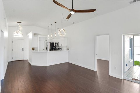 House in Port Richey, Florida 3 bedrooms, 111.3 sq.m. № 1824709 - photo 29