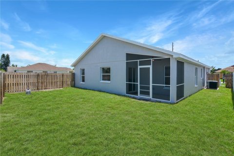 House in Port Richey, Florida 3 bedrooms, 111.3 sq.m. № 1824709 - photo 19