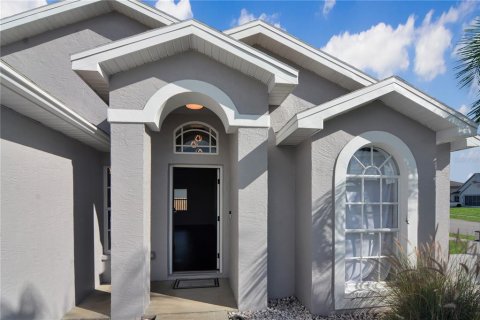 House in Port Richey, Florida 3 bedrooms, 111.3 sq.m. № 1824709 - photo 24