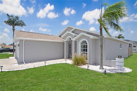 House in Port Richey, Florida 3 bedrooms, 111.3 sq.m. № 1824709 - photo 6
