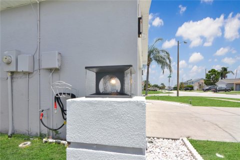 House in Port Richey, Florida 3 bedrooms, 111.3 sq.m. № 1824709 - photo 21