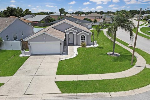 House in Port Richey, Florida 3 bedrooms, 111.3 sq.m. № 1824709 - photo 1