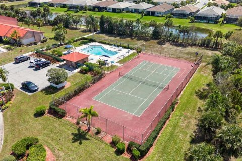 Condo in Sarasota, Florida, 2 bedrooms  № 2216209 - photo 8