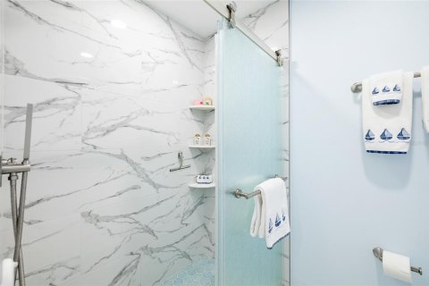 Condo in Sarasota, Florida, 2 bedrooms  № 2216209 - photo 30