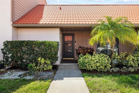 Condo in Sarasota, Florida, 2 bedrooms  № 2216209 - photo 3