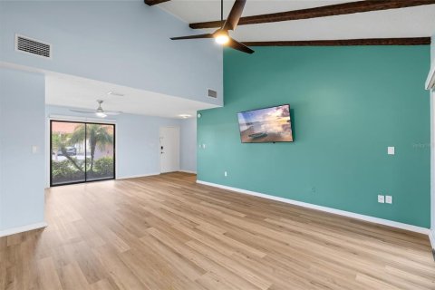 Condo in Sarasota, Florida, 2 bedrooms  № 2216209 - photo 24