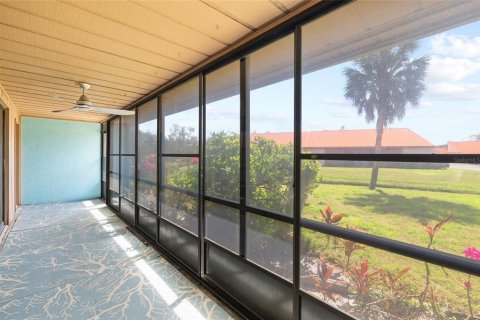 Condo in Sarasota, Florida, 2 bedrooms  № 2216209 - photo 21