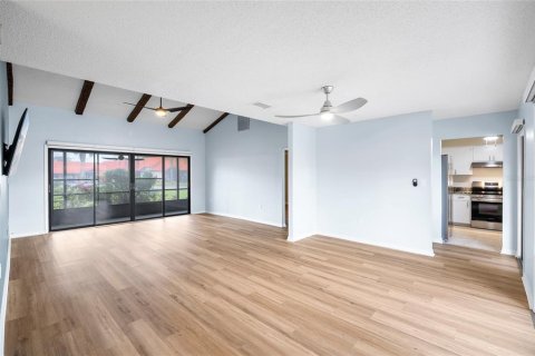 Condo in Sarasota, Florida, 2 bedrooms  № 2216209 - photo 17