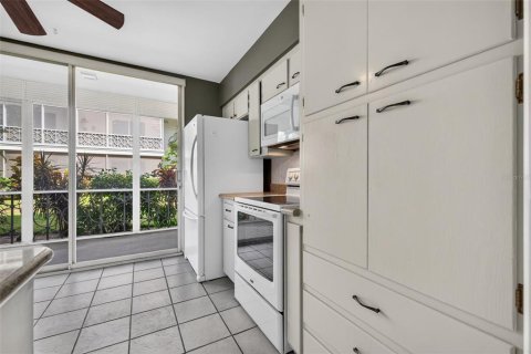 Купить кондоминиум в Сент-Питерсберг, Флорида 5 комнат, 126.35м2, № 2405721 - фото 20