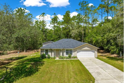 House in Citrus Springs, Florida 3 bedrooms, 142.51 sq.m. № 1909501 - photo 1