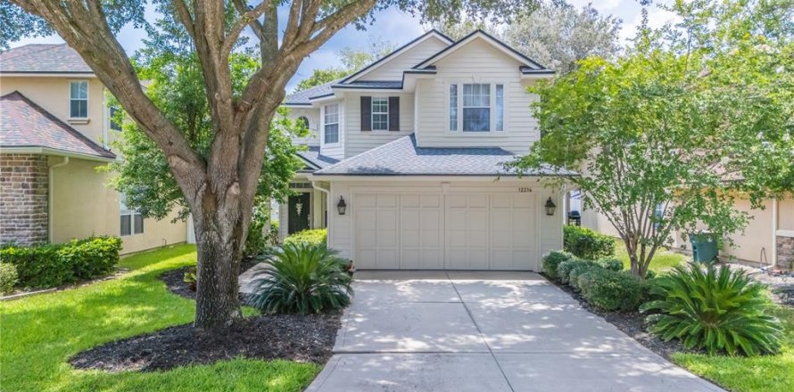 House in Jacksonville, Florida 3 bedrooms, 239.97 sq.m. № 1917179