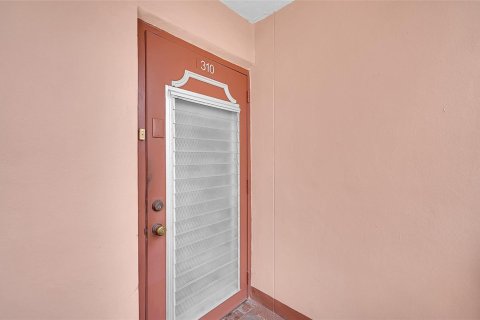 Copropriété à vendre à Sunrise, Floride: 2 chambres, 95.69 m2 № 2084381 - photo 13