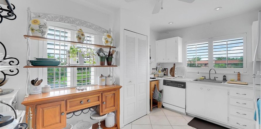 Condo à Sunrise, Floride, 2 chambres  № 2084381