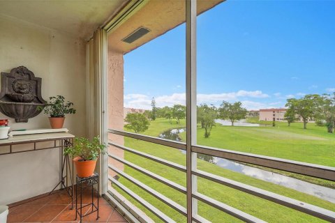 Copropriété à vendre à Sunrise, Floride: 2 chambres, 95.69 m2 № 2084381 - photo 12