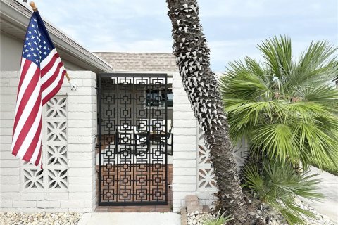 Casa en venta en Saint Petersburg, Florida, 2 dormitorios, 182.37 m2 № 2206658 - foto 3
