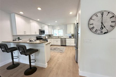 Casa en venta en Saint Petersburg, Florida, 2 dormitorios, 182.37 m2 № 2206658 - foto 11