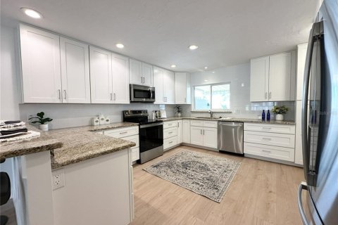 Casa en venta en Saint Petersburg, Florida, 2 dormitorios, 182.37 m2 № 2206658 - foto 13