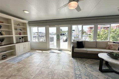 Casa en venta en Saint Petersburg, Florida, 2 dormitorios, 182.37 m2 № 2206658 - foto 23