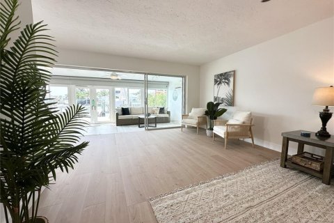 Casa en venta en Saint Petersburg, Florida, 2 dormitorios, 182.37 m2 № 2206658 - foto 18