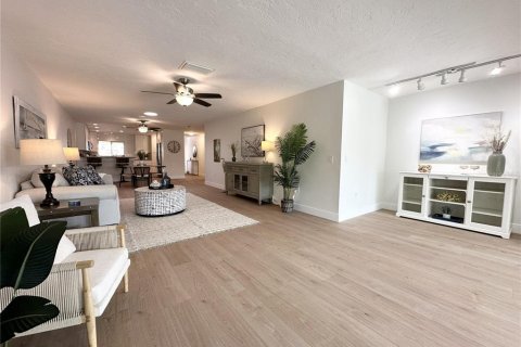 Casa en venta en Saint Petersburg, Florida, 2 dormitorios, 182.37 m2 № 2206658 - foto 20