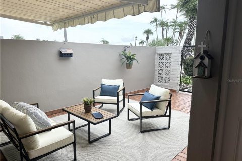 Casa en venta en Saint Petersburg, Florida, 2 dormitorios, 182.37 m2 № 2206658 - foto 5