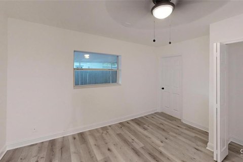 House in Tampa, Florida 4 bedrooms, 143.07 sq.m. № 2098868 - photo 22