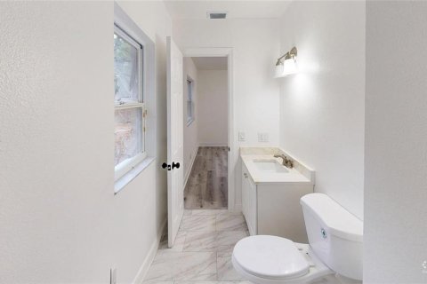 House in Tampa, Florida 4 bedrooms, 143.07 sq.m. № 2098868 - photo 17
