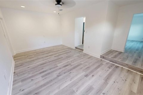 House in Tampa, Florida 4 bedrooms, 143.07 sq.m. № 2098868 - photo 26