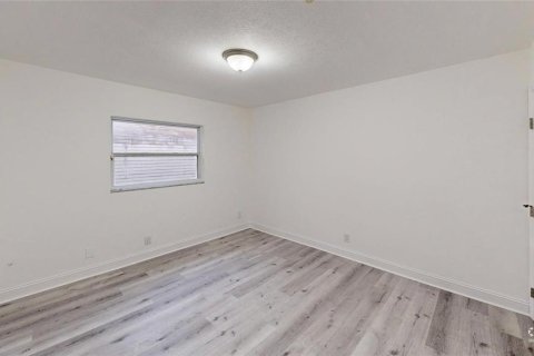 House in Tampa, Florida 4 bedrooms, 143.07 sq.m. № 2098868 - photo 24