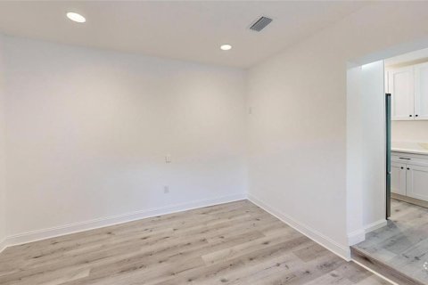 House in Tampa, Florida 4 bedrooms, 143.07 sq.m. № 2098868 - photo 20