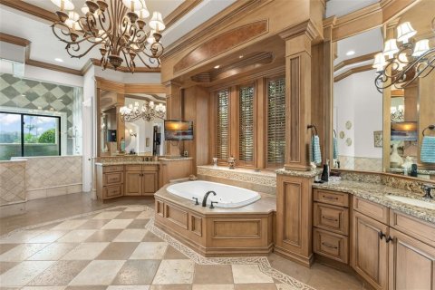 House in Windermere, Florida 5 bedrooms, 664.99 sq.m. № 2289712 - photo 26