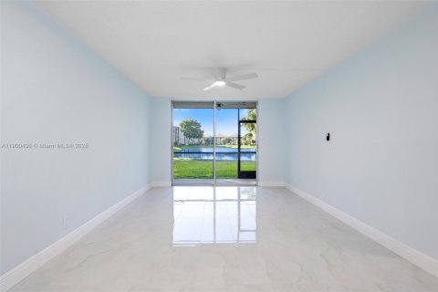 Condo in Lauderhill, Florida, 1 bedroom  № 2059931 - photo 14