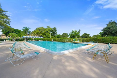 Condo in Lauderhill, Florida, 1 bedroom  № 2059931 - photo 18