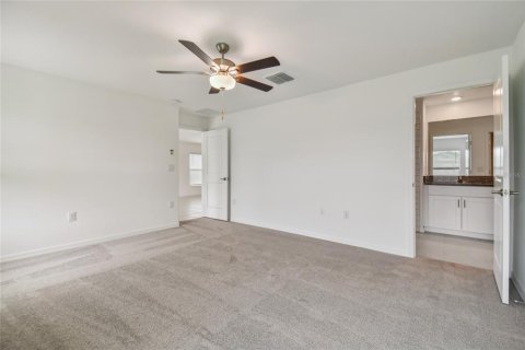 House in San Antonio, Florida 4 bedrooms, 168.15 sq.m. № 1913843 - photo 4