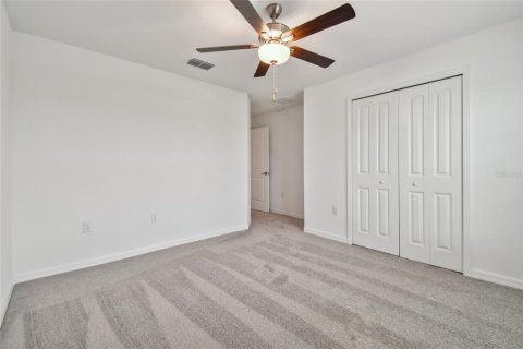 House in San Antonio, Florida 4 bedrooms, 168.15 sq.m. № 1913843 - photo 28