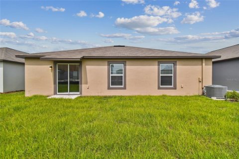 House in San Antonio, Florida 4 bedrooms, 168.15 sq.m. № 1913843 - photo 30