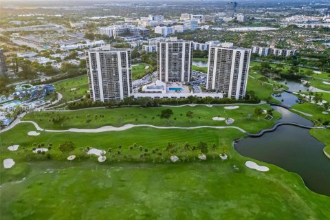 Copropriété à vendre à Aventura, Floride: 1 chambre, 92.9 m2 № 1972211 - photo 22