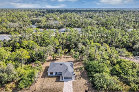 Villa ou maison à vendre à Port Charlotte, Floride: 4 chambres, 156.35 m2 № 2166994 - photo 2