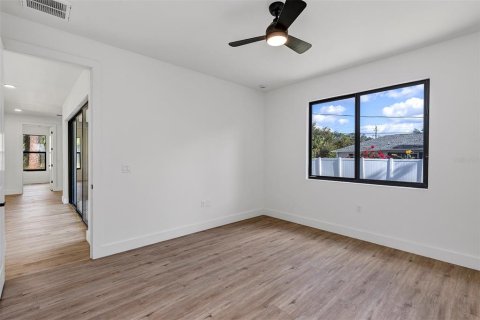 Villa ou maison à vendre à Port Charlotte, Floride: 4 chambres, 156.35 m2 № 2166994 - photo 18