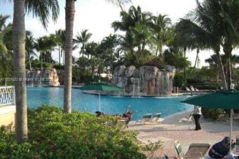 Villa ou maison à louer à Doral, Floride: 2 chambres, 87.89 m2 № 1977493 - photo 20