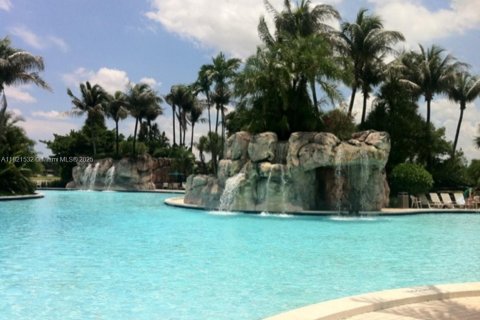 Villa ou maison à louer à Doral, Floride: 2 chambres, 87.89 m2 № 1977493 - photo 19